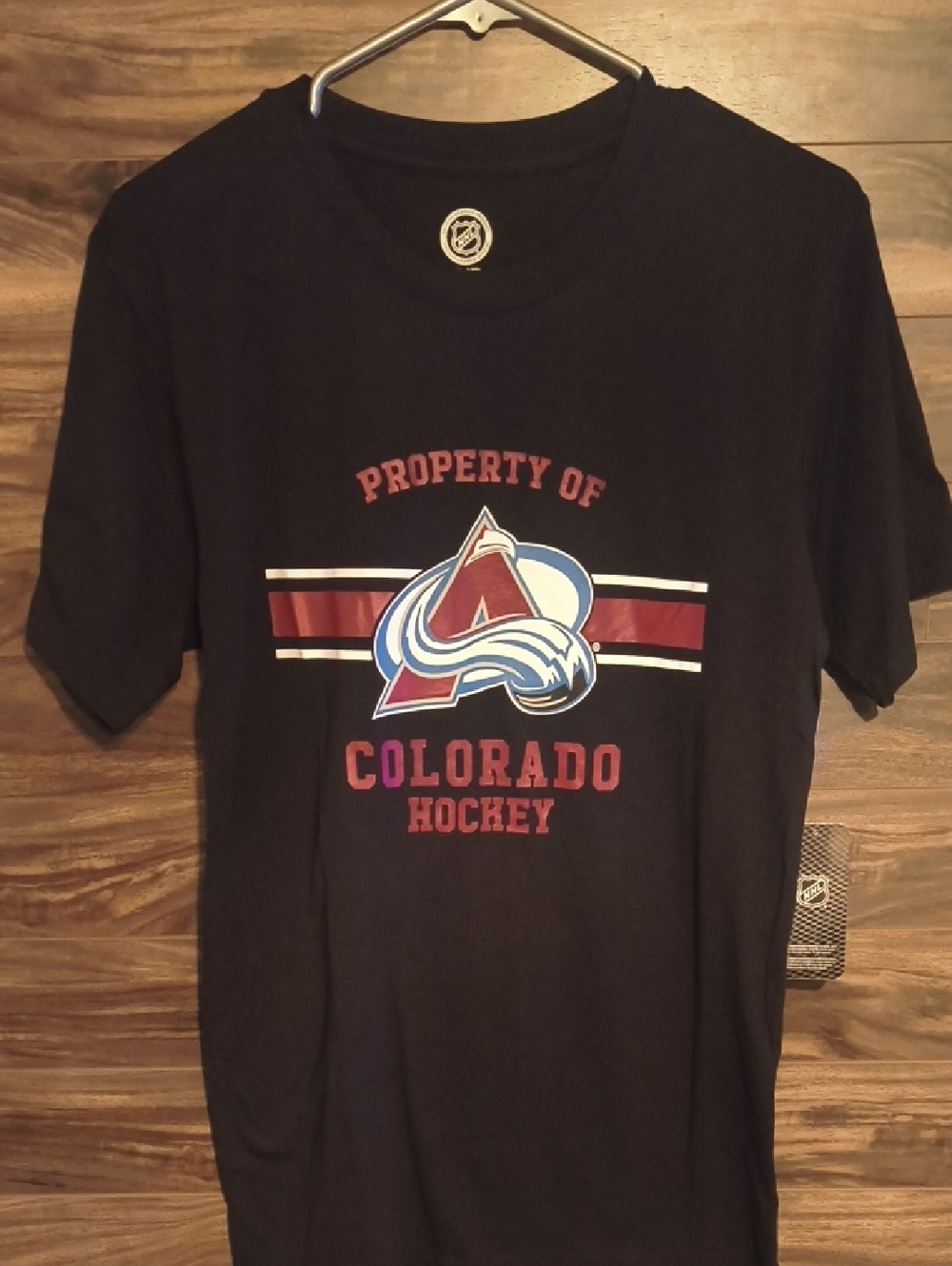 NHL - Property Of Colorado Avalanche T-Shirt - Small - Black New With Tags